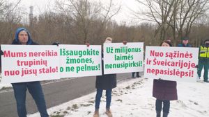 Lithuania: workers at fertiliser producer, AB Achema, enter open-ended strike for a collective agreement